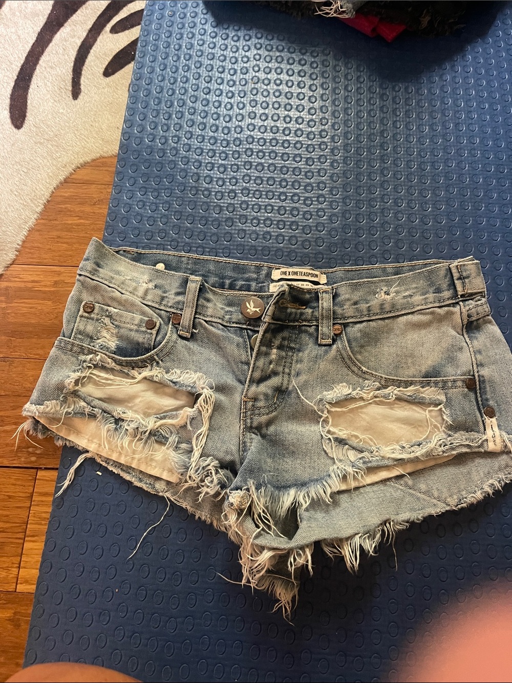 One teaspoon trash whores, size 22 rare size